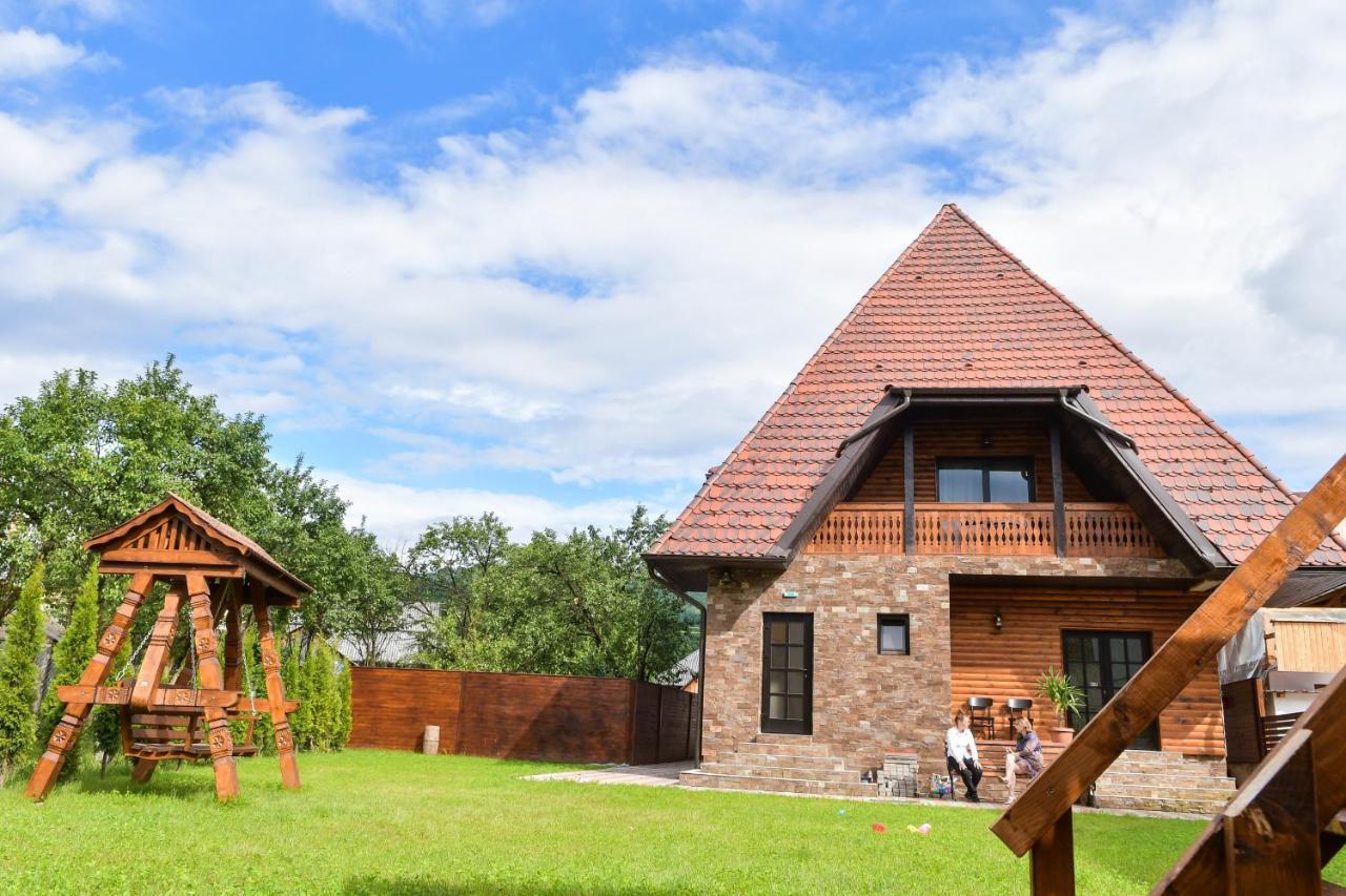 Hotel Piatra Soimului Vişeu de Sus Exterior foto