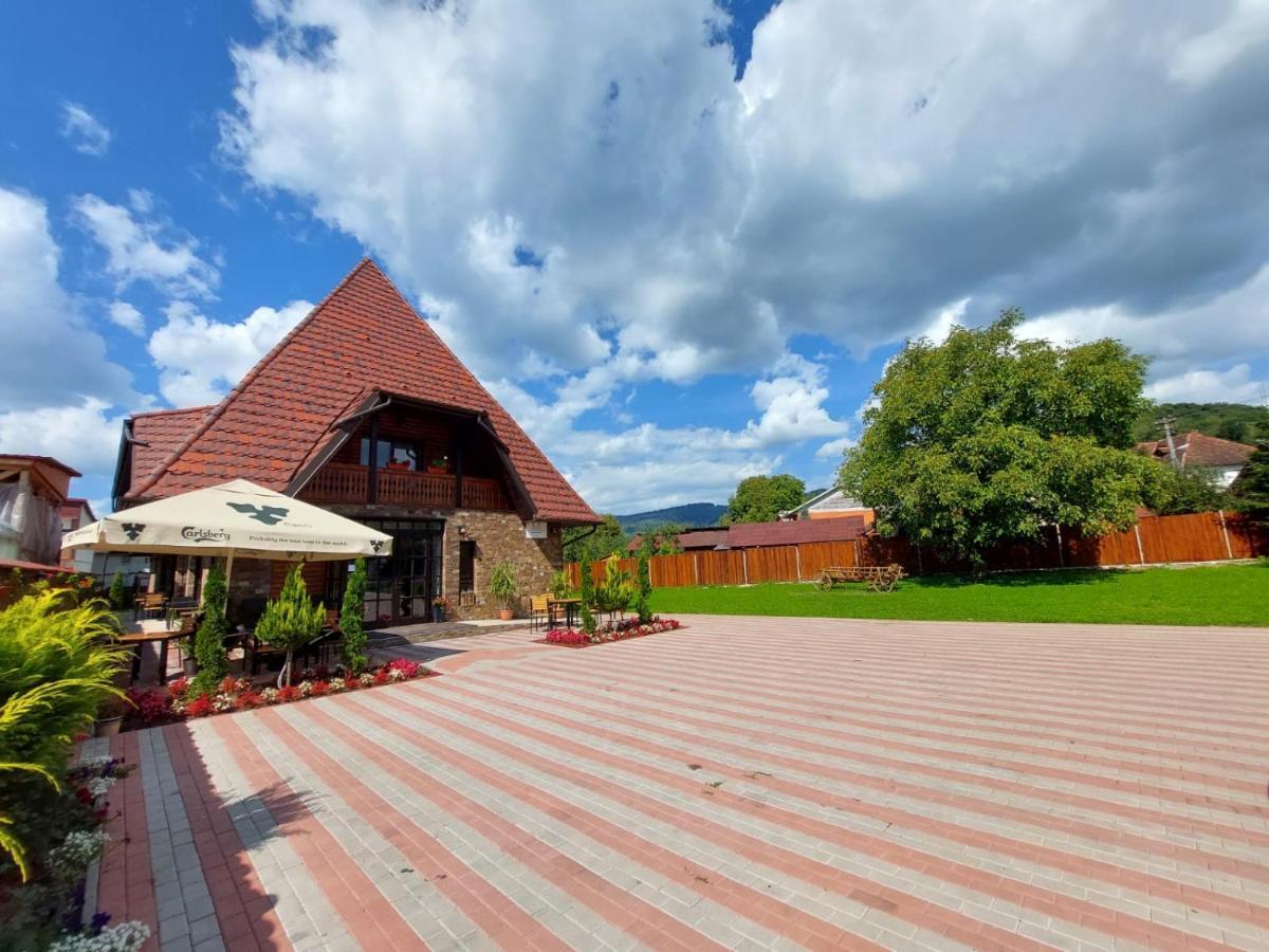 Hotel Piatra Soimului Vişeu de Sus Exterior foto
